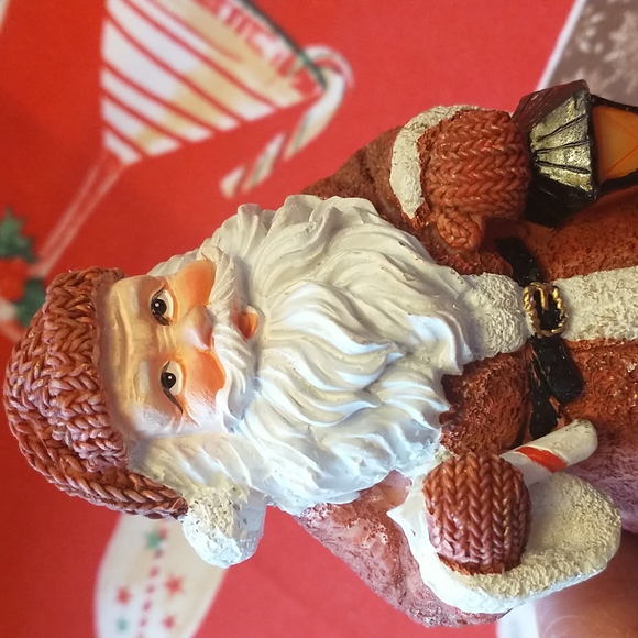 K's Collection Resin Santas - Set of 4 - Picture 3 of 13